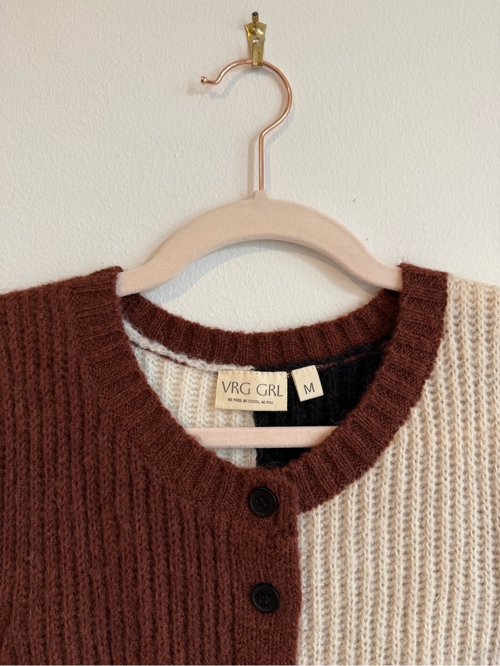VRG GRL Bridgette knit color-block button sweater vest in brown/white/black - Picture 2 of 8